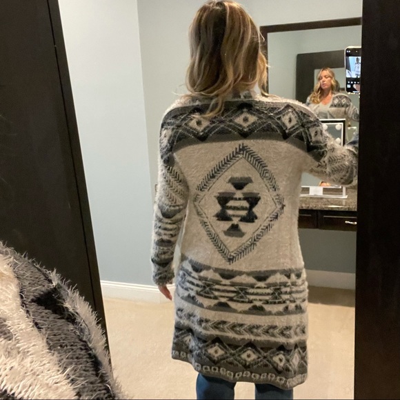 Long, open front, fuzzy cardigan size medium - Picture 4 of 9